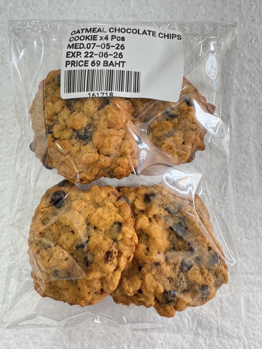 Oatmeal Chocolate Chip Cookies x 4