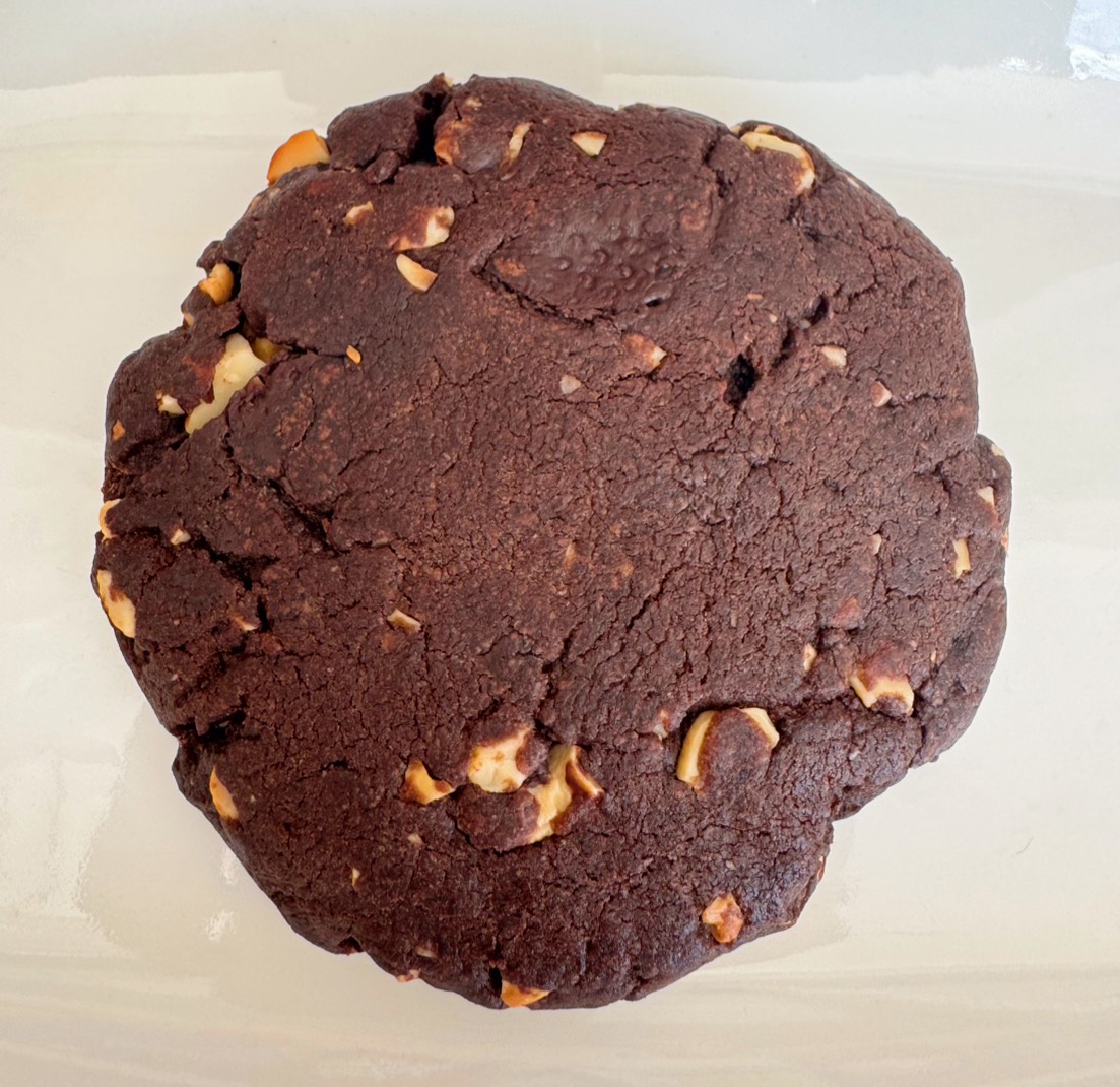 Soft Chocolate Cookie With Cashew Nuts